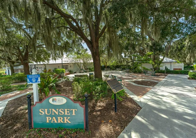 2nd image of 110 N Tremain St, MOUNT DORA, FL 32757