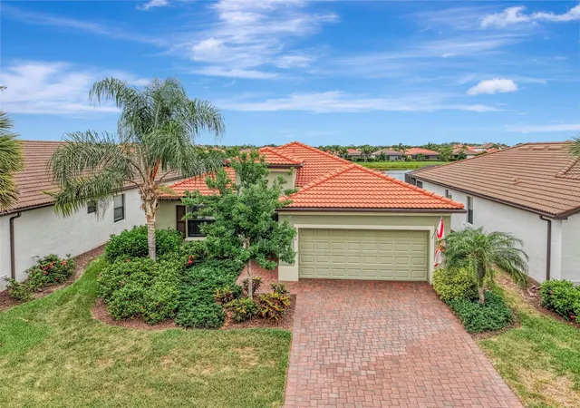 Photo 1 of Sale Pending at 9903 Wingood Dr, Venice, FL 34292 | MLS# N6144694 | Listing updated on 2026-10-15