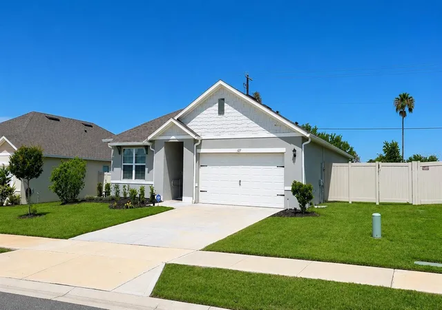 Photo 2 of Single family home for sale at 127 Auburn Grv Blvd, Auburndale, FL 33823 | MLS# S5151807 | Listing updated on 2026-08-03