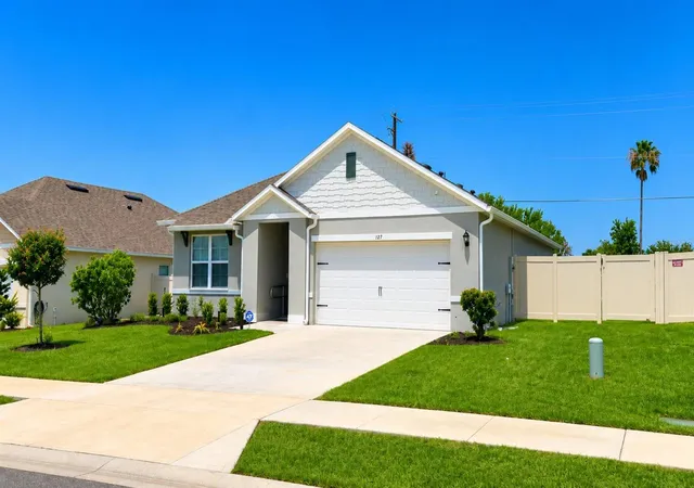Photo 3 of Single family home for sale at 127 Auburn Grv Blvd, Auburndale, FL 33823 | MLS# S5151807 | Listing updated on 2026-08-03