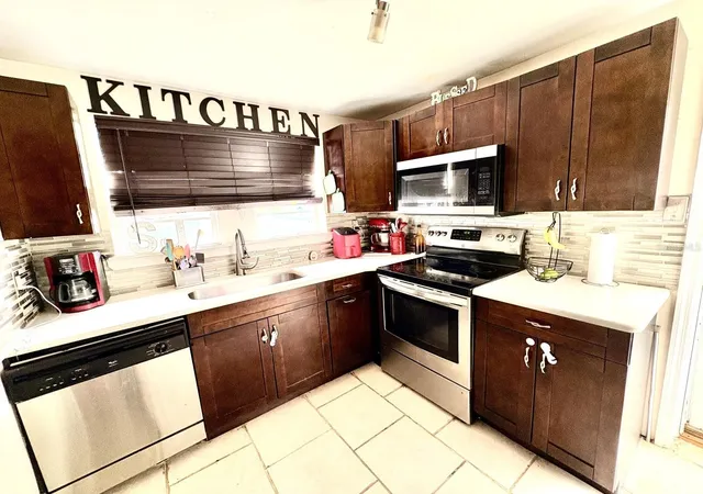 Photo 3 of Single family home for sale at 5415 Old Hwy 37, Lakeland, FL 33811 | MLS# TB8518667 | Listing updated on 2026-09-28