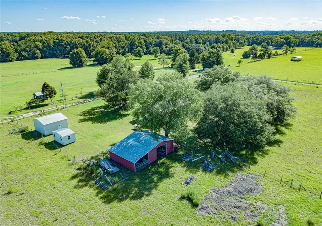 2nd image of 21528 Nw 209th Ter, High Springs, FL 32643 | MLS# GC541142