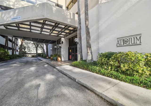 2nd image of 2413 Bayshore Blvd, TAMPA, FL 33629