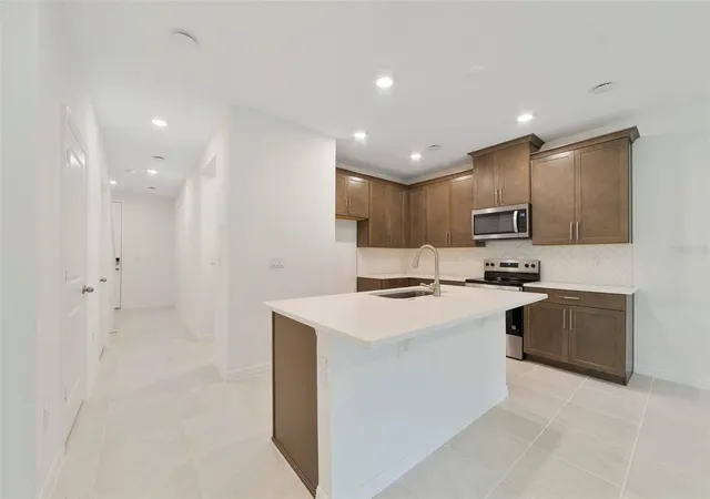 4th image of 1661 Greenleaf Woods Cvs, Oviedo, FL 32765 | MLS# O6416399