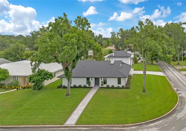 Photo 2 of Single family home for sale at 2491 Lauder Dr, Maitland, FL 32751 | MLS# R4911437 | Listing updated on 2026-10-12