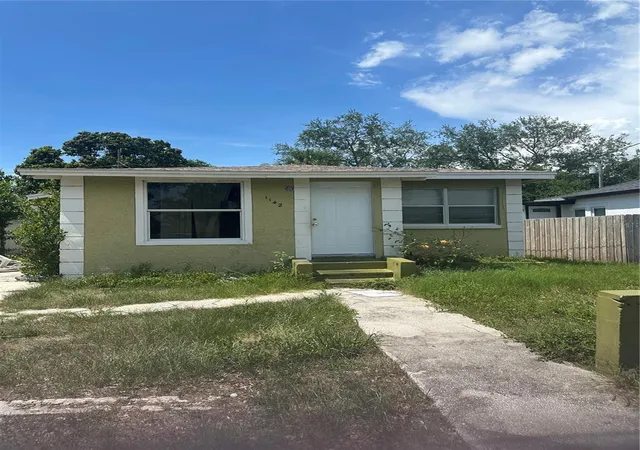 Photo 2 of Single family home for sale at 1142 Engman St, Clearwater, FL 33755 | MLS# TB8518685 | Listing updated on 2026-09-21