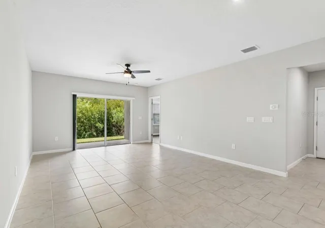 Photo 4 of House for sale at 18307 Turning Leaf Cir, Land O Lakes, FL 34638 | MLS# W7886687 | Listing updated on 2026-10-17