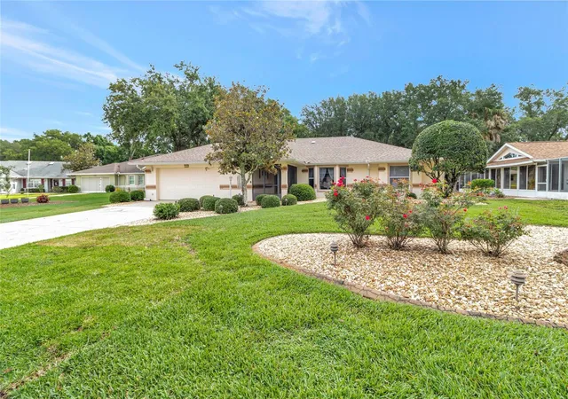 Photo 2 of Single family home for sale at 21830 King Edward Ct, Leesburg, FL 34748 | MLS# G5113678 | Listing updated on 2026-10-15