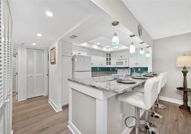 5th image of 2810 N Bch Rd, ENGLEWOOD, FL 34223