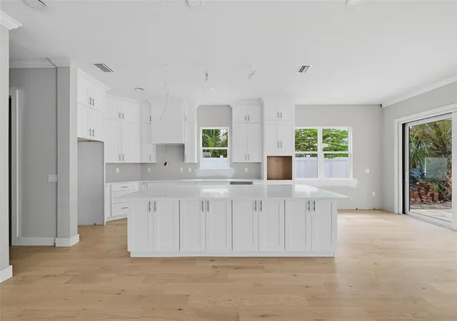 Photo 3 of Single family home for sale at 6705 S Himes Ave, Tampa, FL 33611 | MLS# TB8518724 | Listing updated on 2026-10-24