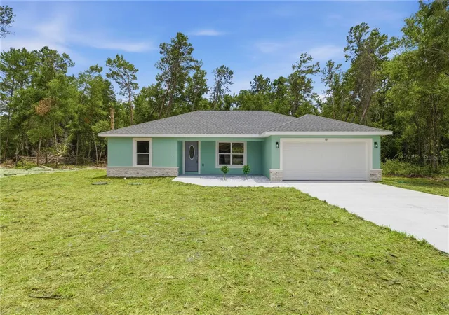 1st image of 10 Bay Ln, Ocklawaha, FL 32179 | MLS# OM726558