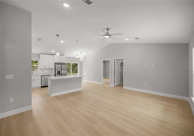 5th image of 10 Bay Ln, Ocklawaha, FL 32179 | MLS# OM726558