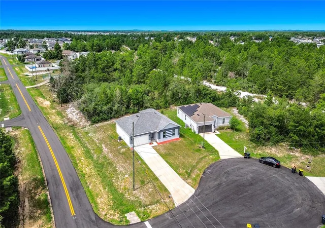 Photo 3 of Single family home for sale at 106 Oak Cir, Kissimmee, FL 34759 | MLS# C7527283 | Listing updated on 2026-09-03