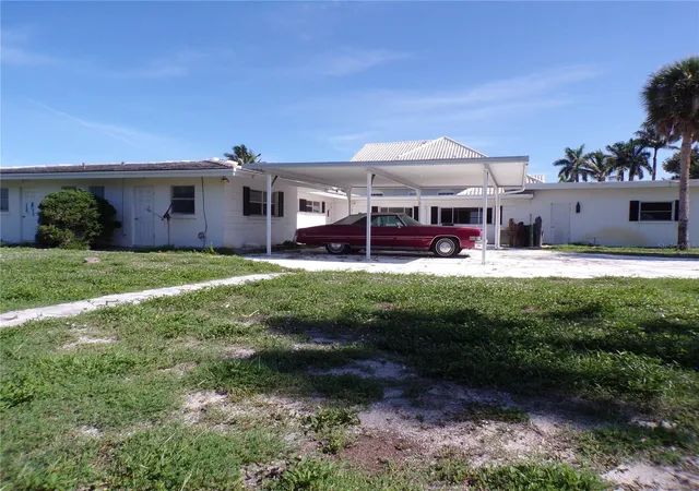 Photo 31 of Single family home for sale at 1124 Sunset Dr, Venice, FL 34285 | MLS# N6144699 | Listing updated on 2026-08-25