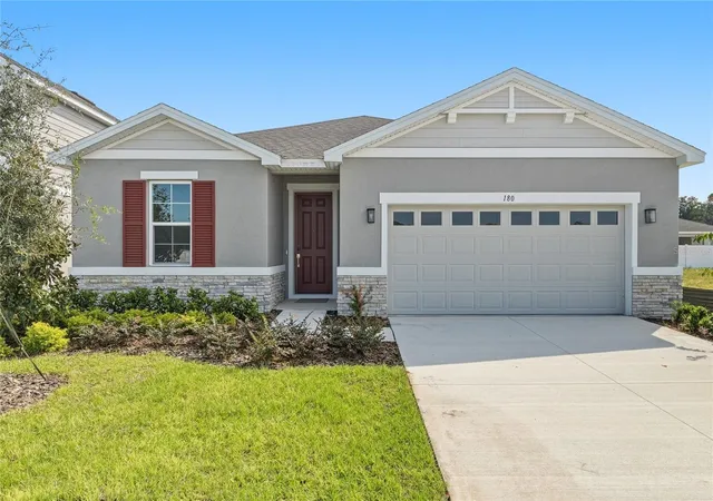 Photo 2 of Single family home for sale at 180 Blue Star Ct, Tavares, FL 32778 | MLS# S5151823 | Listing updated on 2026-10-08