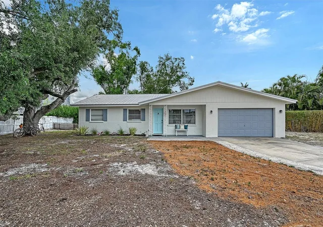 Photo 2 of Single family home for sale at 2103 Lusitania Dr, Sarasota, FL 34231 | MLS# A4696955 | Listing updated on 2026-07-27