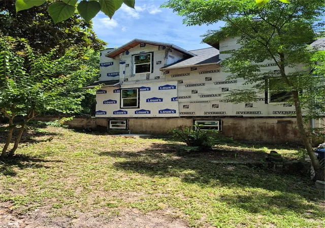 Homes for sale in De Leon Springs, FL | 5230 Park Ave, De Leon Springs, FL 32130 | MLS# A4696963