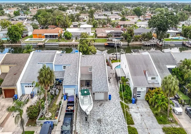 Photo 4 of Single family home for sale at 8725 Bay Pointe Dr, Tampa, FL 33615 | MLS# TB8518780 | Listing updated on 2026-09-26