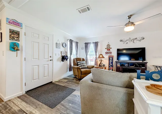 Photo 3 of Manufactured home for sale at 10485 Holiday Shrs Dr #302, Largo, FL 33773 | MLS# TB8518786 | Listing updated on 2026-06-21