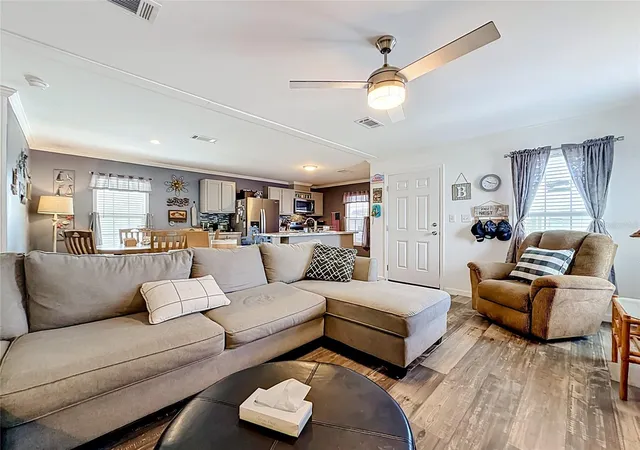 Photo 3 of Manufactured home for sale at 10485 Holiday Shrs Dr #302, Largo, FL 33773 | MLS# TB8518786 | Listing updated on 2026-06-21