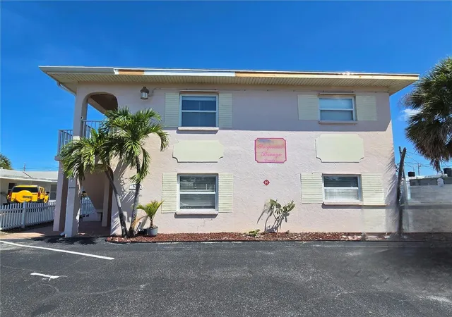Homes for sale in St Pete Beach, FL | 525 73rd Ave #2, St Pete Beach, FL 33706 | MLS# S5151835