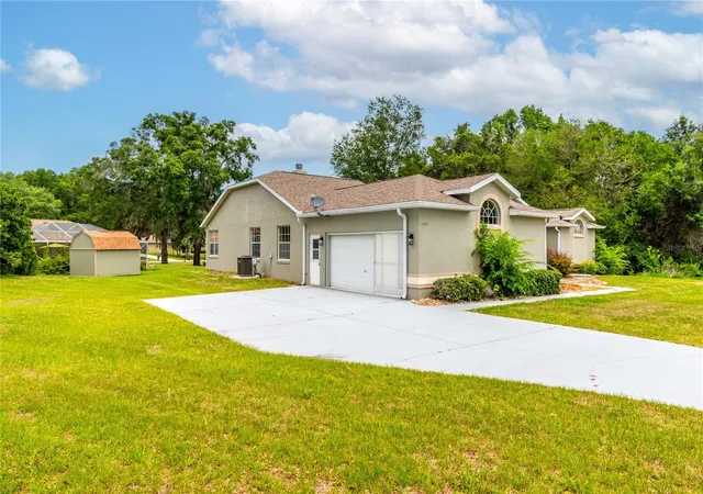 Single family home for sale at 7649 SW 103rd Loop, OCALA, FL 34476 | MLS# OM726575