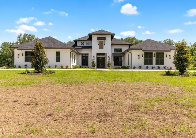 Photo 1 of House for sale at 950 SE 80th Street, Ocala, FL 34480 | MLS# OM726576 | Listing updated on 2026-08-25