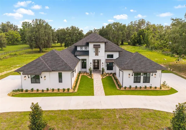 Photo 2 of House for sale at 950 SE 80th Street, Ocala, FL 34480 | MLS# OM726576 | Listing updated on 2026-08-25