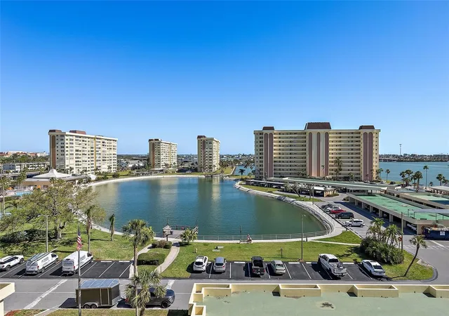 2nd image of 4725 Cove Cir #704, Saint Petersburg, FL 33708 | MLS# TB8518815