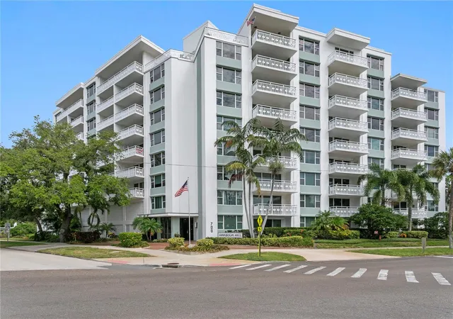 3rd image of 700 Beach Dr NE #603, Saint Petersburg, FL 33701 | MLS# TB8518817
