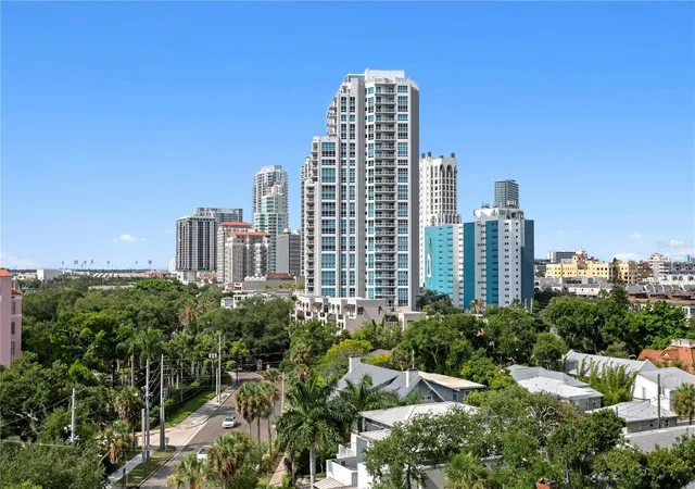 5th image of 700 Beach Dr NE #603, Saint Petersburg, FL 33701 | MLS# TB8518817