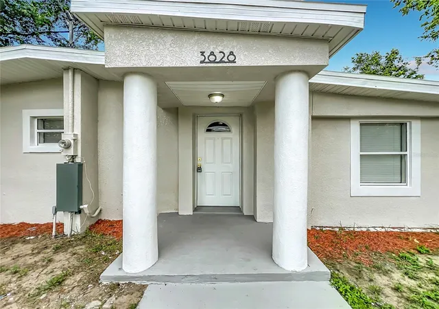 Photo 3 of Single family home for sale at 3828 White Heron Dr, Orlando, FL 32808 | MLS# V4949644 | Listing updated on 2026-09-07