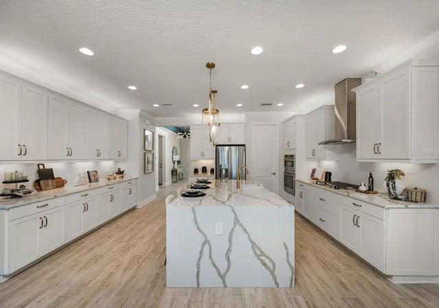 Photo 3 of Sale Pending at 20029 Golden Glow Loop, Venice, FL 34292 | MLS# R4911443 | Listing updated on 2026-09-21