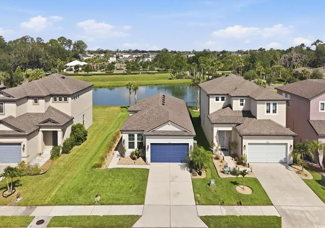 Homes for sale in Parrish, FL | 8583 Starlight Loop, Parrish, FL 34219 | MLS# A4696978