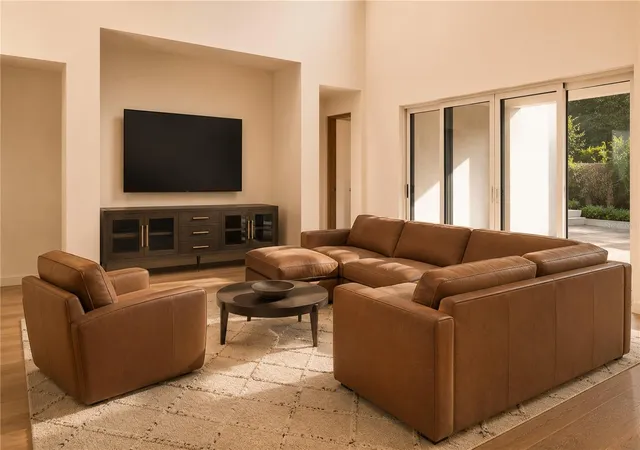 Photo 3 of Sale Pending at 2501 Lafayette Ave, Winter Park, FL 32789 | MLS# O6416565 | Listing updated on 2026-09-02