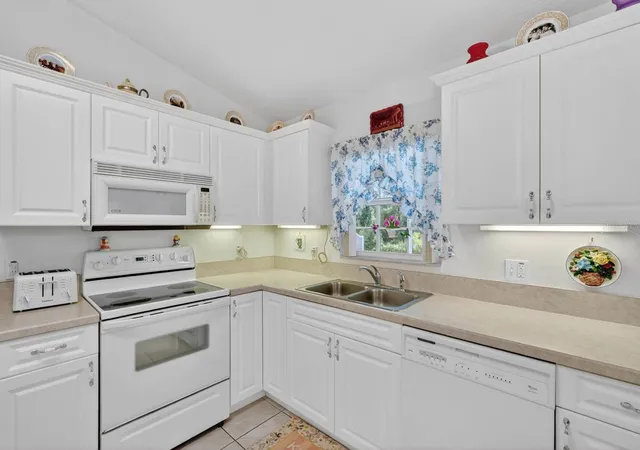 2nd image of 80 Roxboro, Palm Coast, FL 32164 | MLS# V4949645