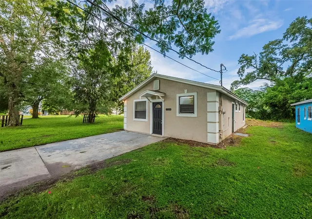 Photo 2 of Single family home for sale at 523 Carver Blvd, Orlando, FL 32810 | MLS# O6416575 | Listing updated on 2026-09-21
