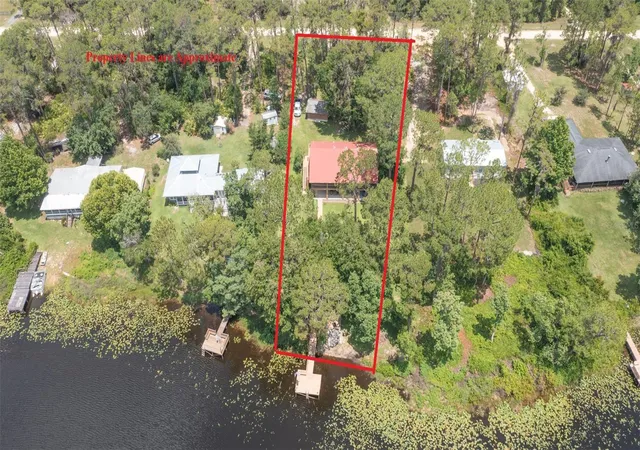 2nd image of 303 Riley Lake Dr, Hawthorne, FL 32640 | MLS# GC541161