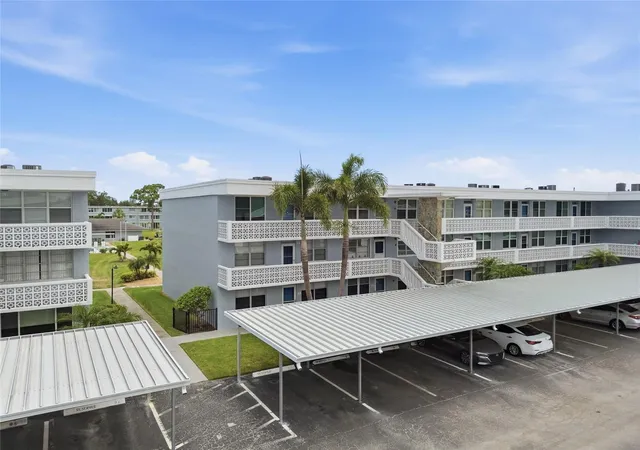 Homes for sale in St Petersburg, FL | 4895 Bay St Ne #101, St Petersburg, FL 33703 | MLS# TB8518879