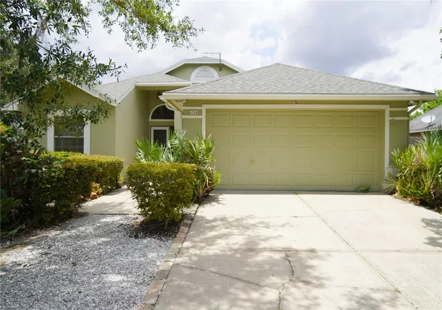 Photo 1 of Single family home for sale at 4304 Barret Ave, Plant City, FL 33566 | MLS# TB8518892 | Listing updated on 2026-08-25
