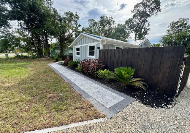 3rd image of 225 S Hillsborough Ave, Arcadia, FL 34266 | MLS# A4696986