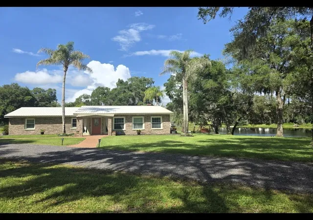 Homes for sale in Lake Helen, FL | 210 Westlake Dr, Lake Helen, FL 32744 | MLS# V4949648