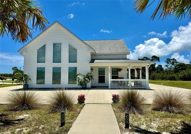 Photo 2 of Single family home for sale at 260 Blue Heron Dr, Eastpoint, FL 32328 | MLS# O6416609 | Listing updated on 2026-08-15