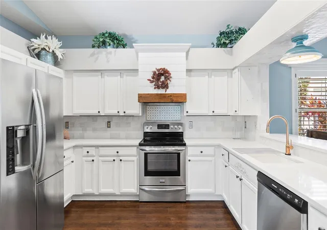 5th image of 19218 Sea Mist Ln, Lutz, FL 33558 | MLS# TB8518906