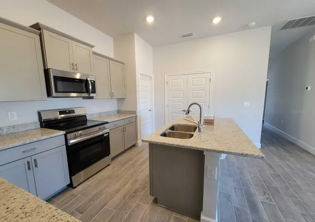 Photo 3 of Single family home for sale at 4457 SW 91st Lane Rd, Ocala, FL 34476 | MLS# OM726599 | Listing updated on 2026-09-21