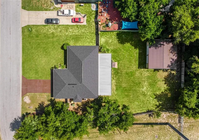 Photo 2 of Single family home for sale at 200 Waters Edge Dr, Leesburg, FL 34748 | MLS# G5113705 | Listing updated on 2026-10-06