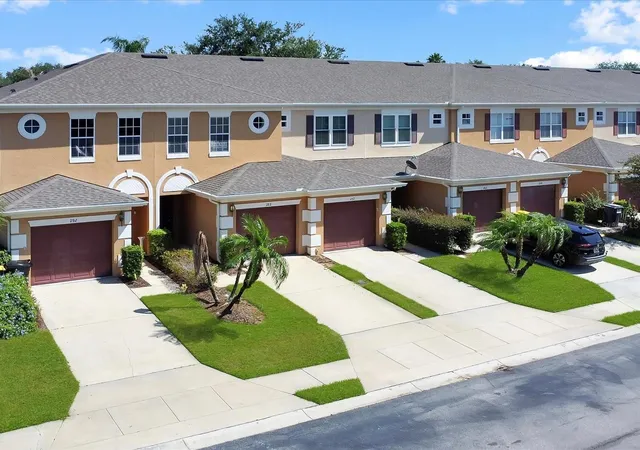 Photo 2 of Townhouse for sale at 282 Bexley Dr, Davenport, FL 33897 | MLS# O6416631 | Listing updated on 2026-09-06