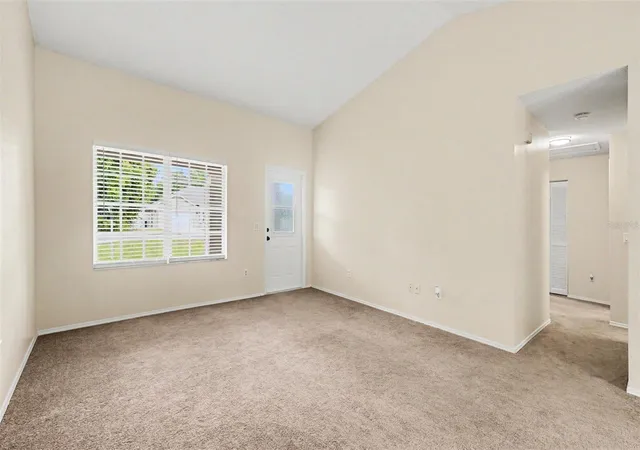 Photo 2 of Sale Pending at 206 Oak Cir, Ocala, FL 34472 | MLS# TB8518936 | Listing updated on 2026-08-27