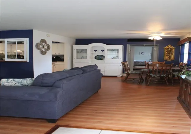 3rd image of 1802 Bedford Ter #186, Sun City Center, FL 33573 | MLS# L4962723