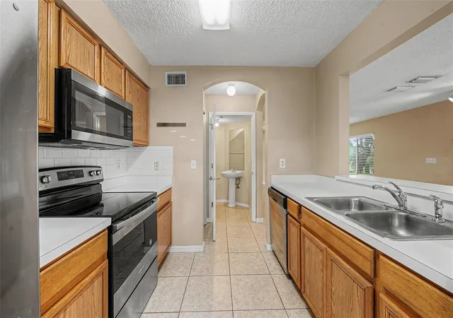 4th image of 7434 E Bank Dr, Tampa, FL 33617 | MLS# TB8518948